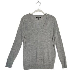 Banana Republic Women's Merino Boyfriend V-Neck Sweater in Gray - Sz M